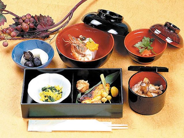 和食スタイルのお食事
