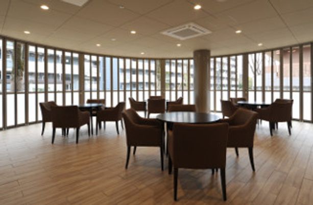 ゆったりとしたダイニングスペース