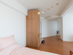 広々とした明るい居室