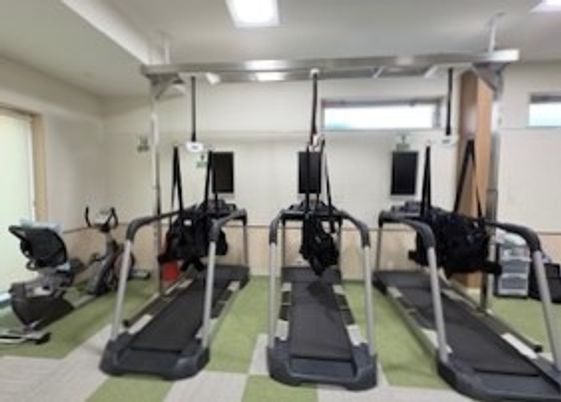 トレーニング機器のある部屋