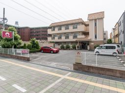 地上階建ての外観