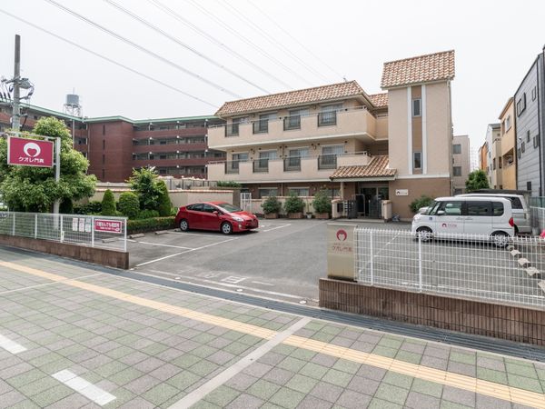 地上階建ての外観