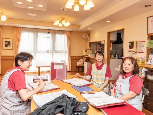 スタッフが作業する様子