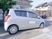 送迎車が停まる外観  