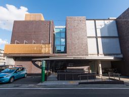 現代的な建築の外観