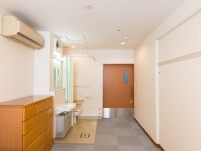 居室の洗面所と入口