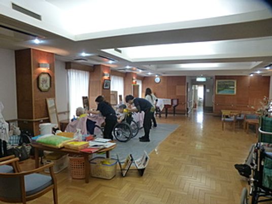 開放的なダイニングルーム