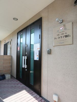 エントランスの自動ドア
