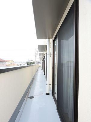 明るい廊下の景色