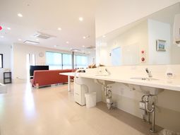 清潔な洗面台のある空間