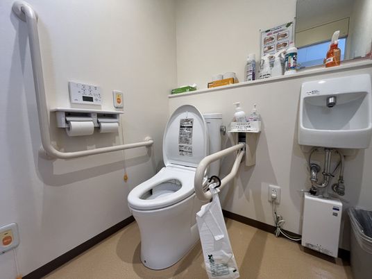 手すり付きの設備の場所