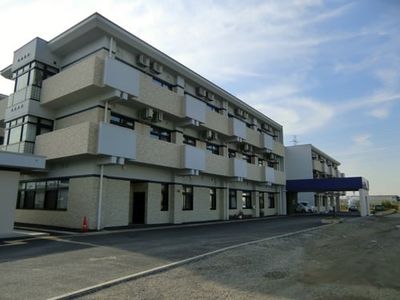 三階建ての外観