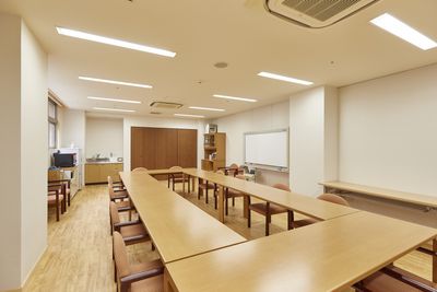 明るい食堂の職場