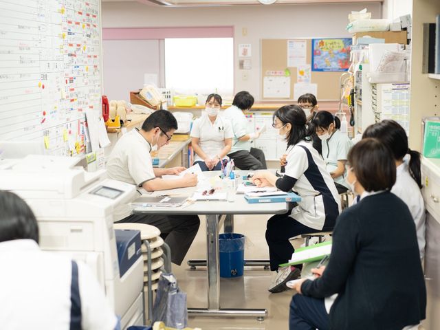 スタッフ会議室  