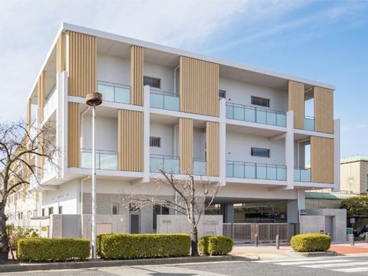 モダンな外観の建物外観  