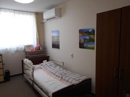 整った個室の居室