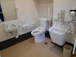 バリアフリーのトイレ設備
