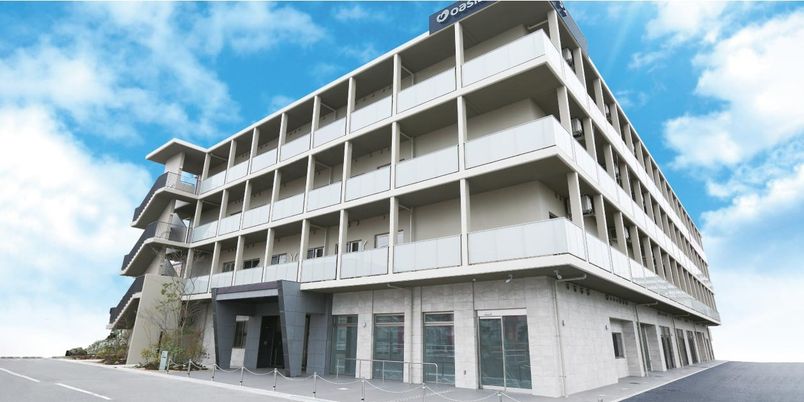 青空と白い建物