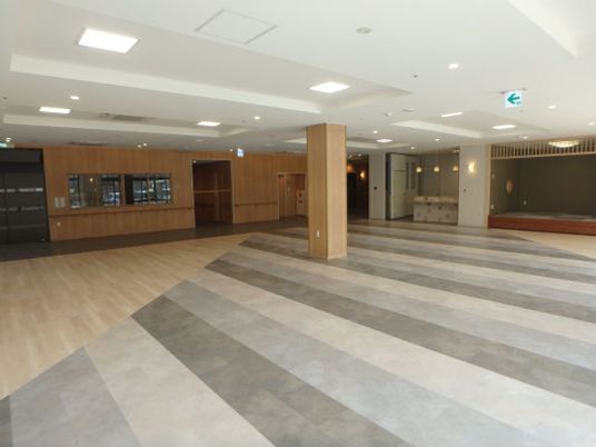 明るい共用スペース