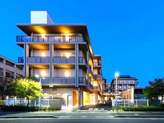 夜景の外観  