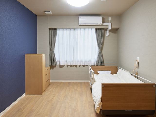 明るい心地良い空間居室 居室 広々とした居室は、快適な生活をサポートします。自然光がたっぷり入る明るい環境です。