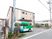 施設外観と送迎車