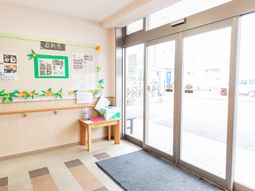 エントランスの明るい空間