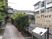看板とエントランスの景色