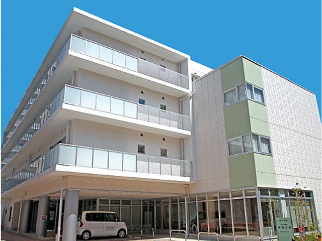 現代的な建物の外観 外観 広々としたエントランスがあり、スタイリッシュなデザインの建物です。快適な就業環境が期待できます。