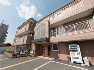 明朗なエントランスの施設
