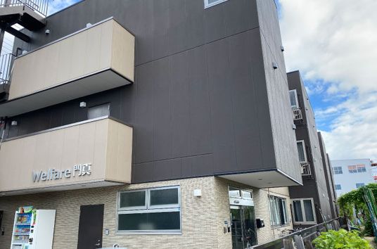 複数階建ての外観