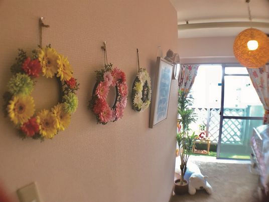 ファブリックと植物のリビング