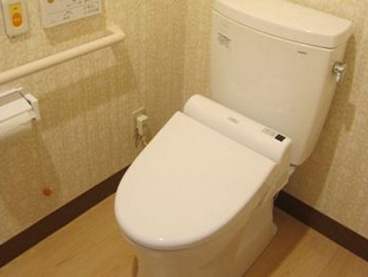 バリアフリー対応のトイレ