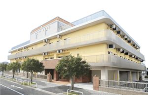 広々とした外観