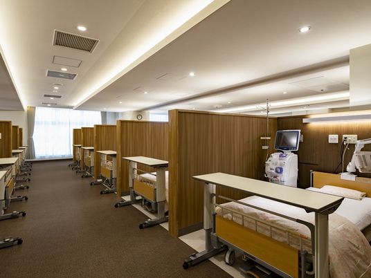 明るい多床居室  