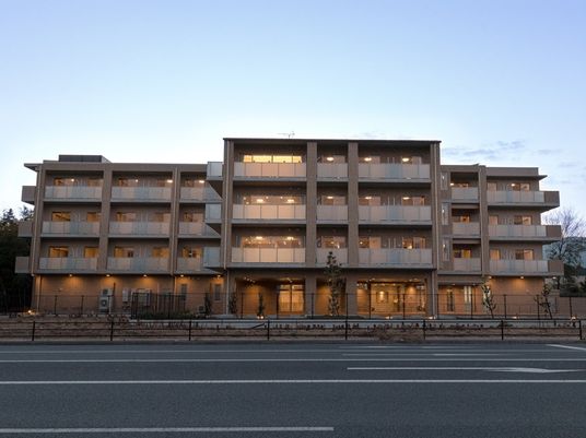 多階層のモダンな外観