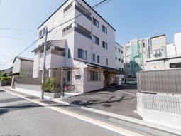 清潔感のある施設の外観
