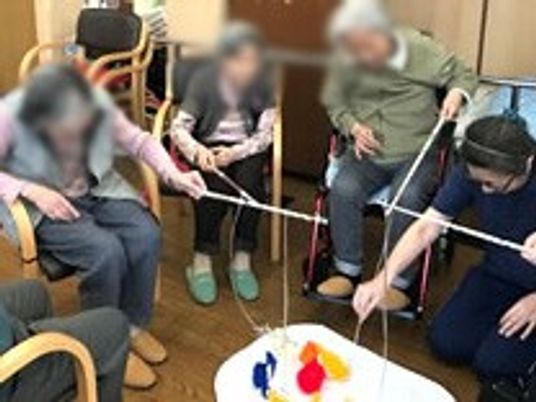 和やかな様子の室内
