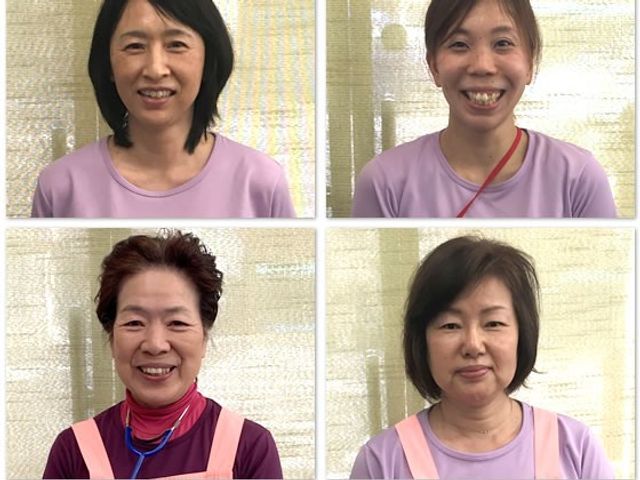 スタッフの笑顔集合 スタッフイメージ   4人のスタッフが並んで笑顔を見せています。明るい表情から、相談しやすい雰囲気が伝わります。