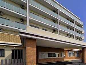 広々とした施設外観