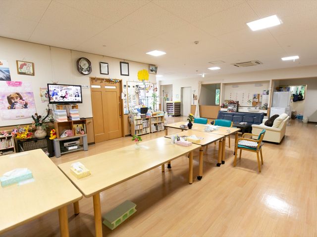 居心地の良い共用スペース 共有スペース ゆったり過ごせるラウンジです。明るく開放感のある空間で、居心地の良い時を過ごせます。