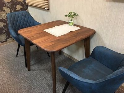 暖かい雰囲気のダイニングルーム  