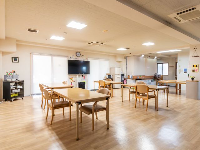 ゆとりあるダイニングルーム ダイニングルーム 広々としたダイニングルームです。テーブルを囲み、共に食事の時間を過ごすことができます。