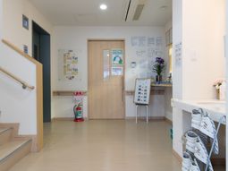 廊下の明るい景色