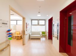 明るい廊下の様子