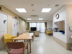 落ち着いた雰囲気のラウンジ