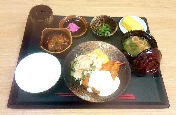食事のトレイ
