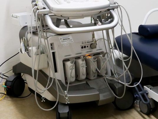 機器が並ぶ機能訓練室  