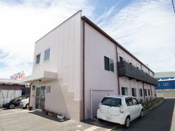 建物の外観とエントランス