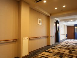 手すり付き廊下の一角